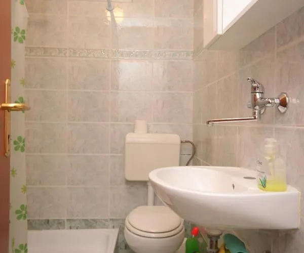 With Parking Space - 7024 Poreč