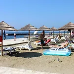 With Parking Space - 7024 פורץ