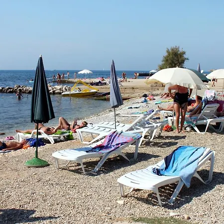 Lejlighed Apartments With Parking Space Porec - 7024 Poreč