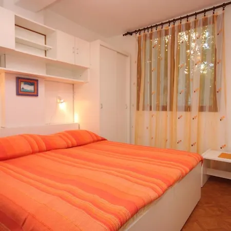 Apartments With Parking Space Porec - 7024 Apartment *