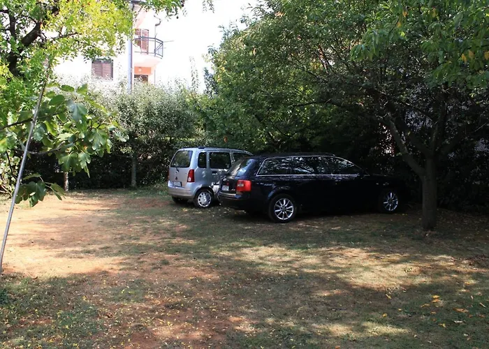 Apartments With Parking Space Porec - 7024 *