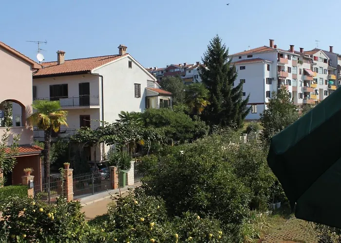 Lejlighed Apartments With Parking Space Porec - 7024 *